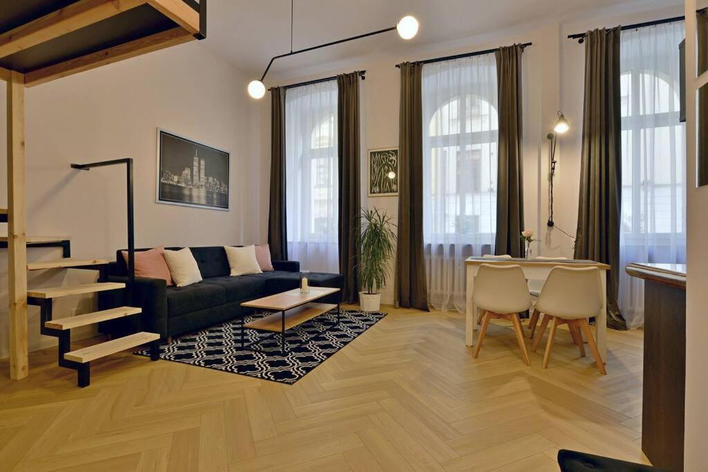 Apartament Argentis Kielbasnicza Black&white *