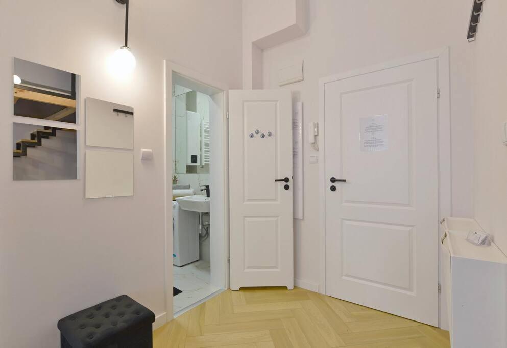 Apartament Argentis Kielbasnicza Black&white